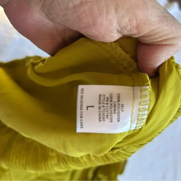 Chartreuse Textured Ruffle Shoulder Blouse | Ribbed Style Top| Size Large - Picture 6 of 6